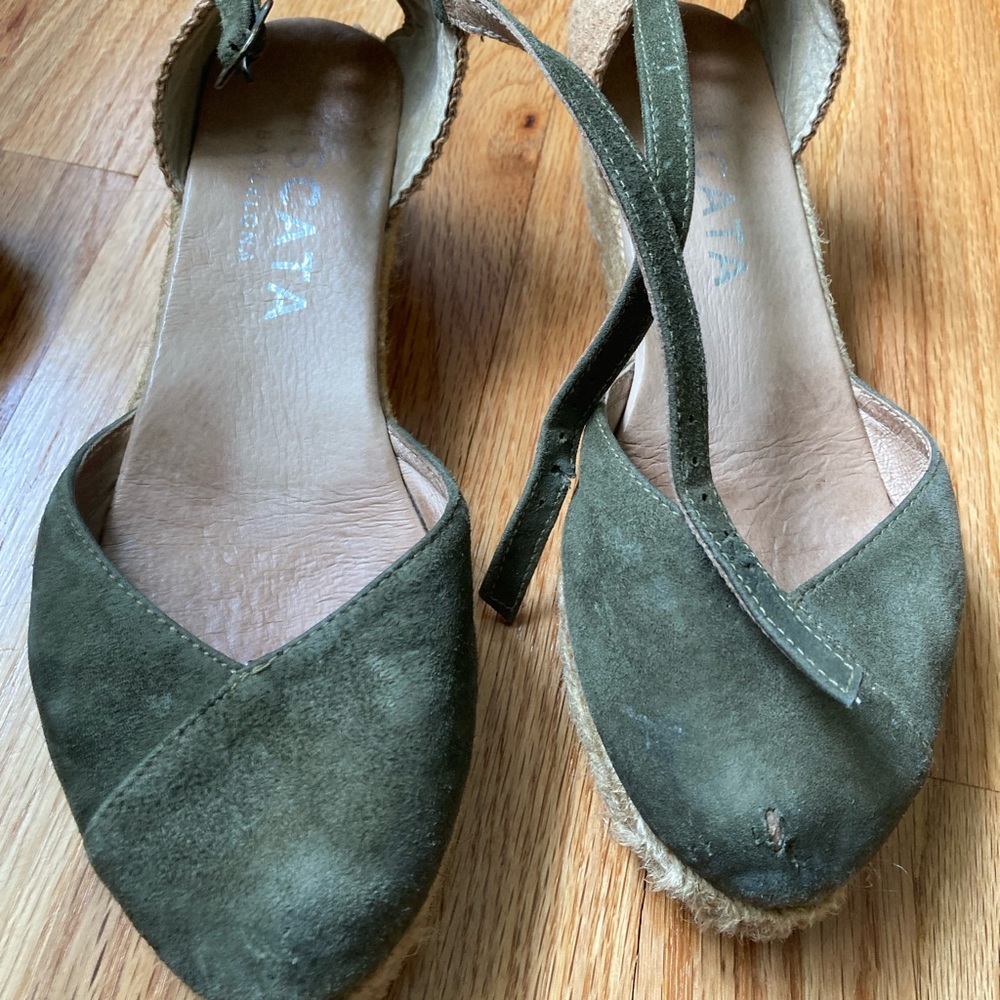 Viscata wedges- size 37( 6.5)